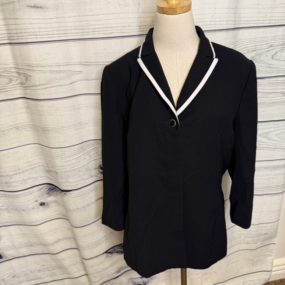 Le Suit Black and White Blazer with Notched Lapels - Picture 1 of 4